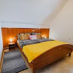 Oxi Nyaraló Čatež ob Savi