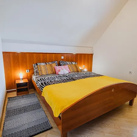 Oxi Vikendica Catez ob Savi